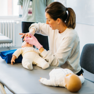 Behandlung der Inneren Organe von Kindern